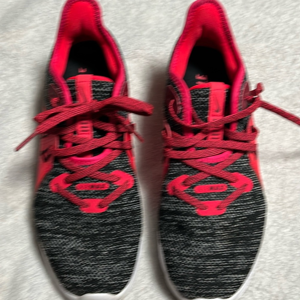 Nike air max size 7 red, orange and black . Barely worn , like new